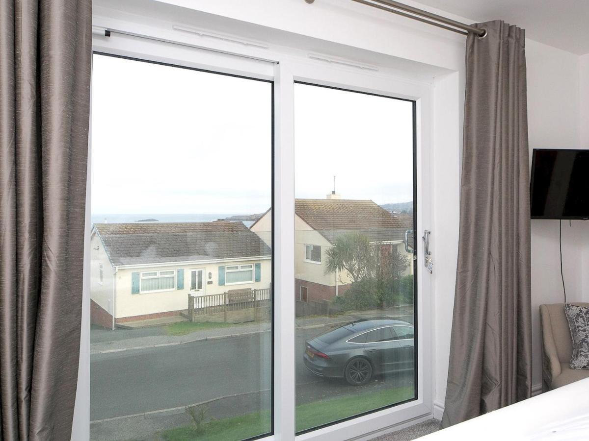 Pass The Keys Modern Coastal Home In Bull Bay Amlwch Екстер'єр фото