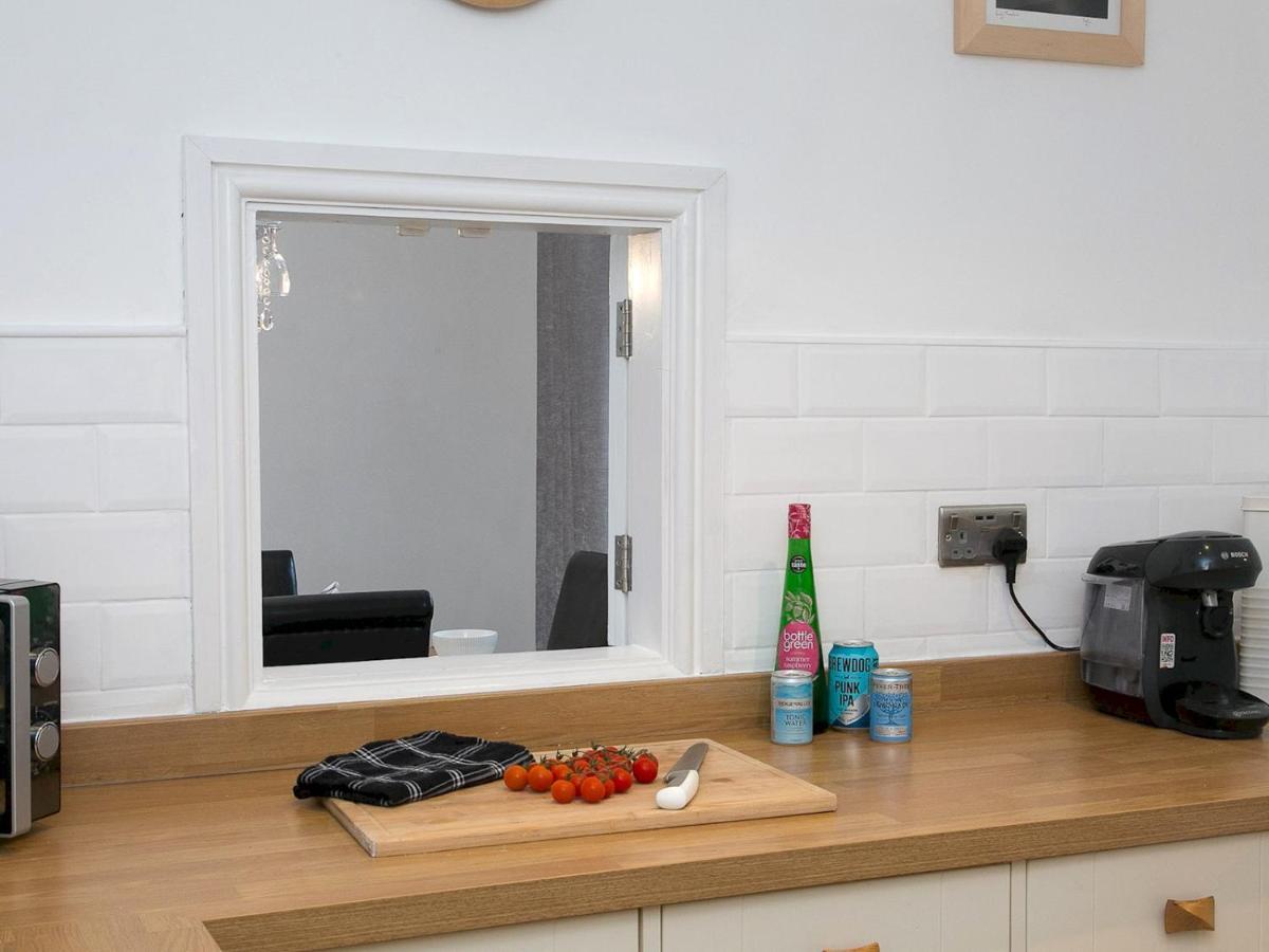 Pass The Keys Modern Coastal Home In Bull Bay Amlwch Екстер'єр фото