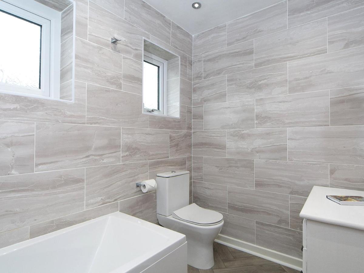 Pass The Keys Modern Coastal Home In Bull Bay Amlwch Екстер'єр фото