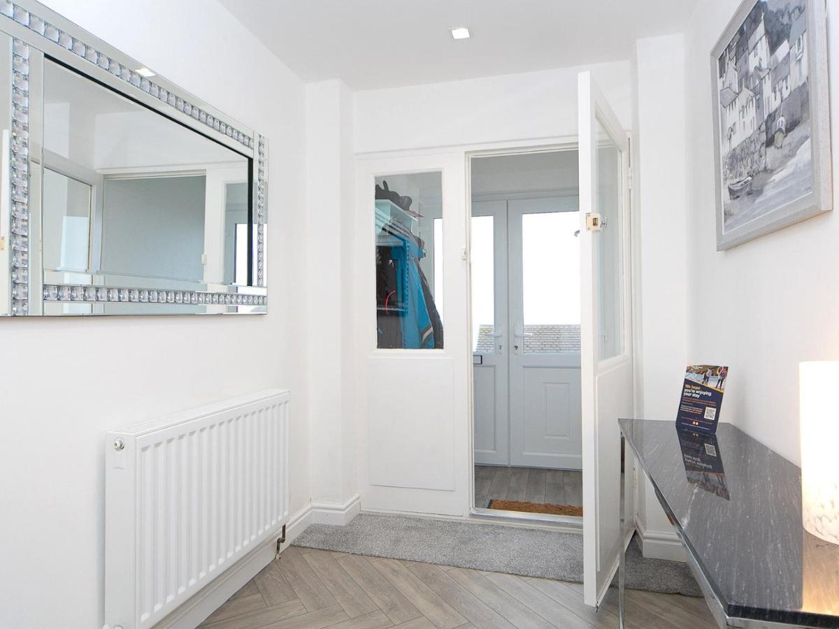 Pass The Keys Modern Coastal Home In Bull Bay Amlwch Екстер'єр фото